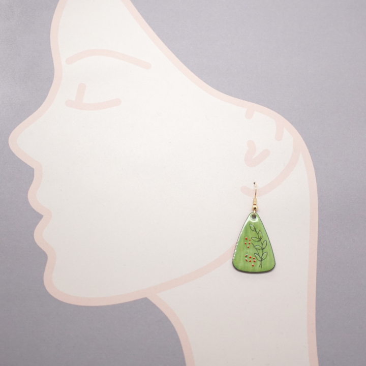 Boucles d'oreilles - Fleurs rouges et feuilles vertes - Émaillé - Émail sur cuivre - Émail Grand Feu - Fait main - Bijou art