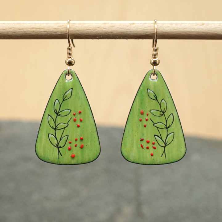 Boucles d'oreilles en émail sur cuivre - Fleurs rouges et feuilles vertes