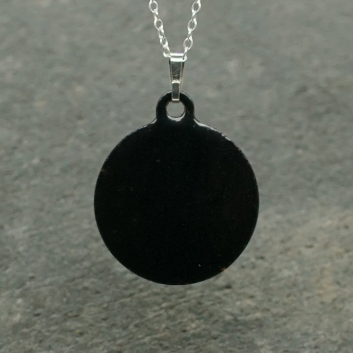 Pendentif émail Agneau de Dieu - Bijou chrétien émaillé - Émail sur cuivre - Émaux Grand Feu - Fait main - Bijou artisanal