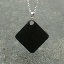 Pendentif émail Feuille de Monstera - Bijou chrétien émaillé - Émail sur cuivre - Émaux Grand Feu - Fait main - Bijou artisanal